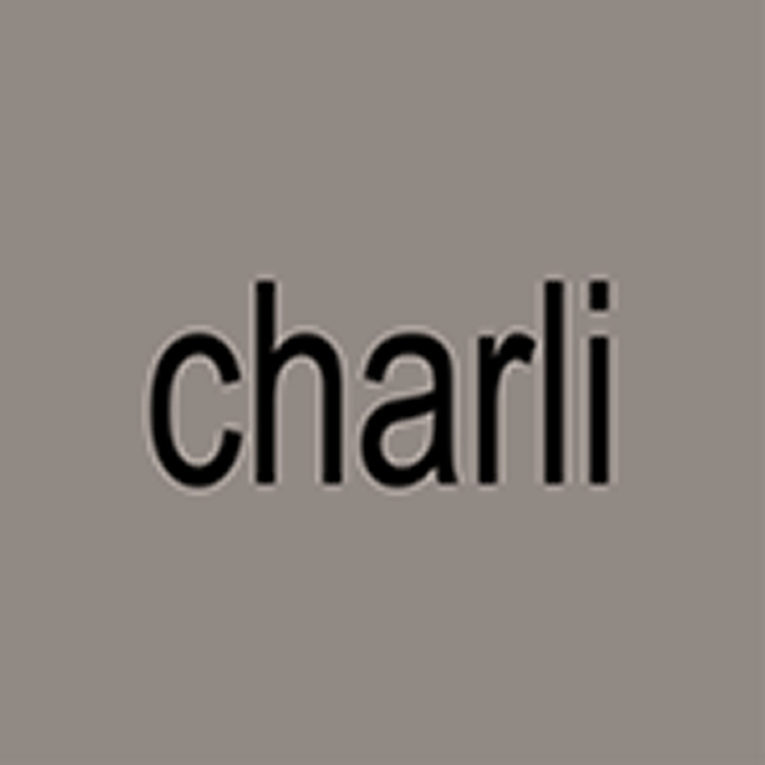 Charli XCX – CharliⒺ【44.1kHz／24bit】爱尔兰区-OppsUpro音乐帝国