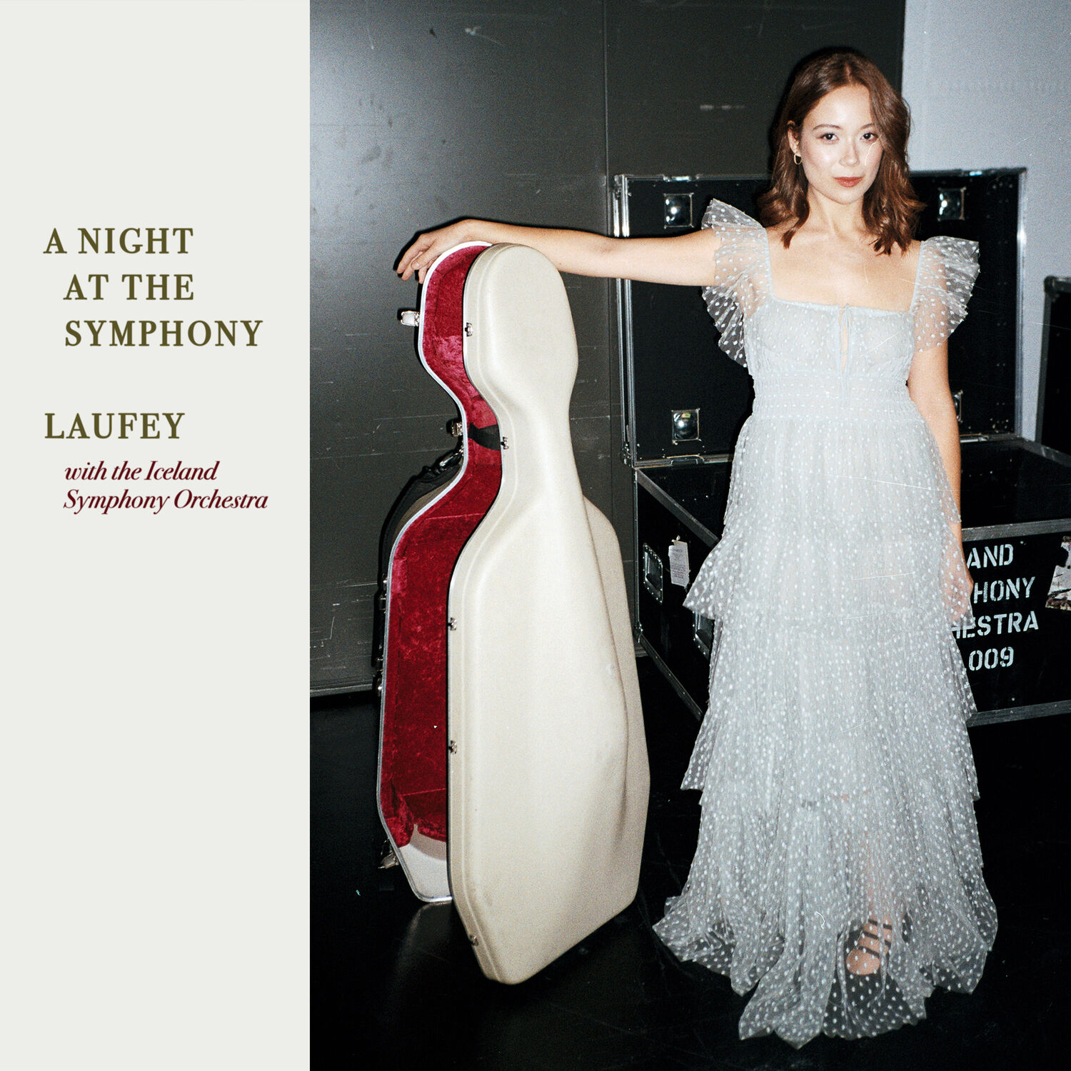 Laufey – A Night At The Symphony (Live at The Symphony)【48kHz／24bit】德国区-OppsUpro音乐帝国